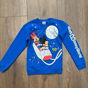 Disney World Blue Kids Sweatshirt. Unisex 9-10. Original Disney sweatshirt.